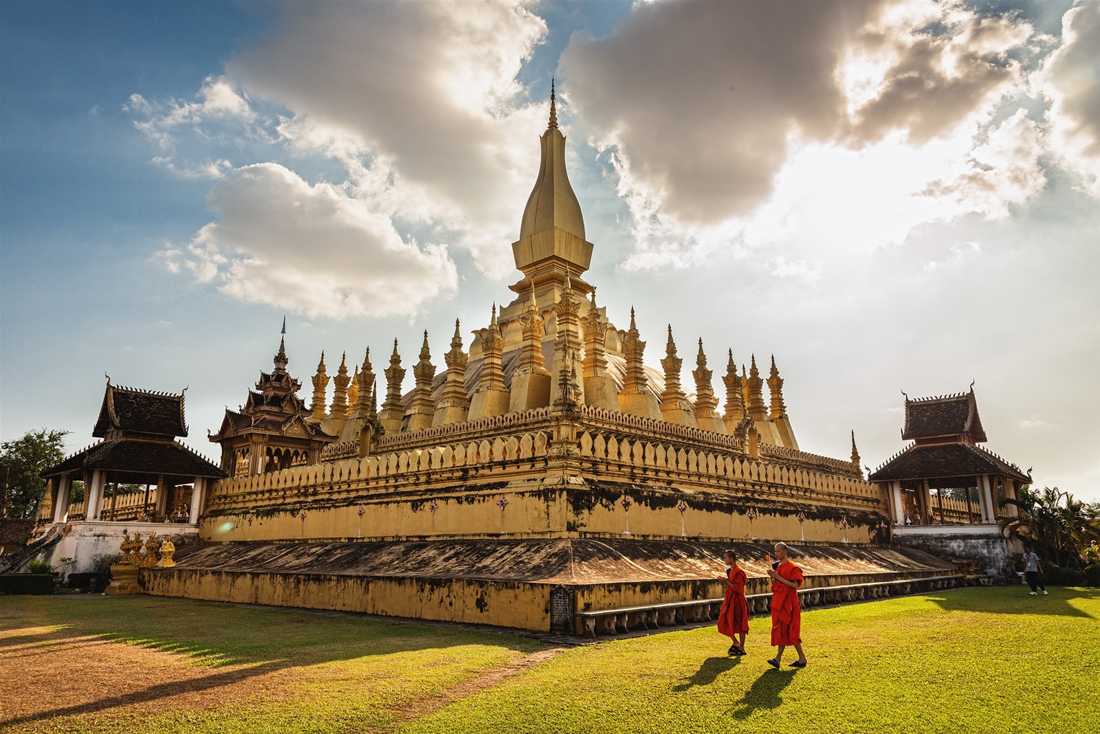 laos-de-di-nhat-voi-ho-chieu-viet-nam