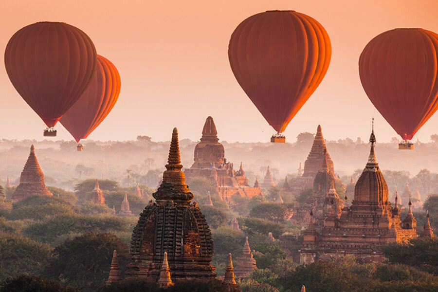 Hot-air-ballooning-over-Bagan-in-Burma
